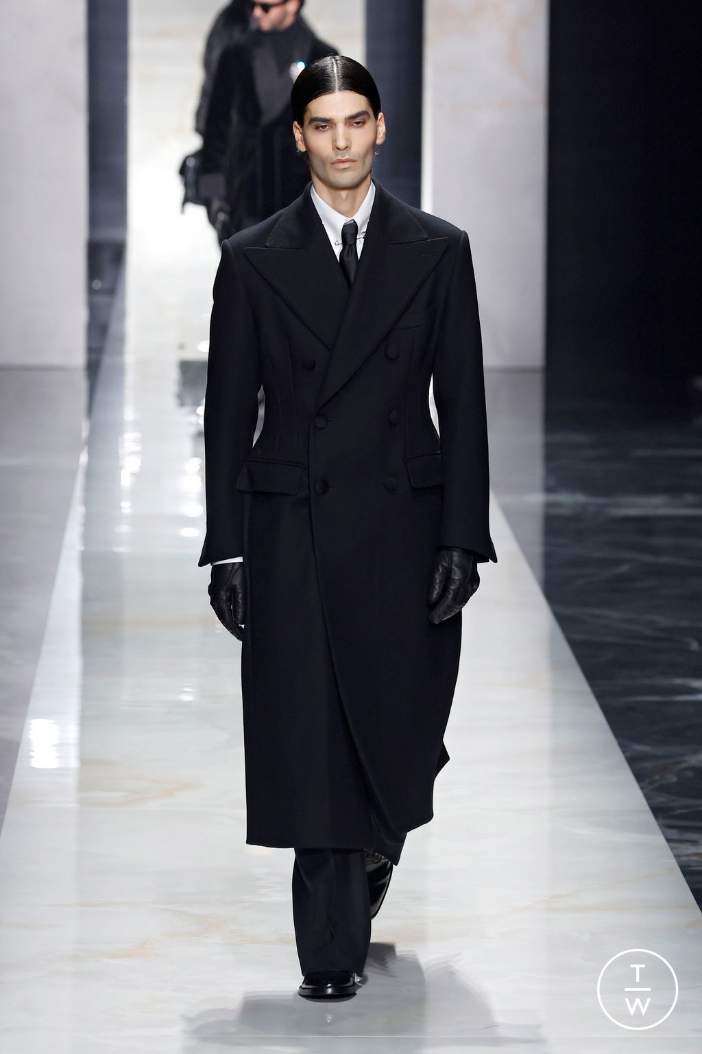 Fashion Week Milan Fall/Winter 2026 look 20 from the Dolce & Gabbana collection menswear