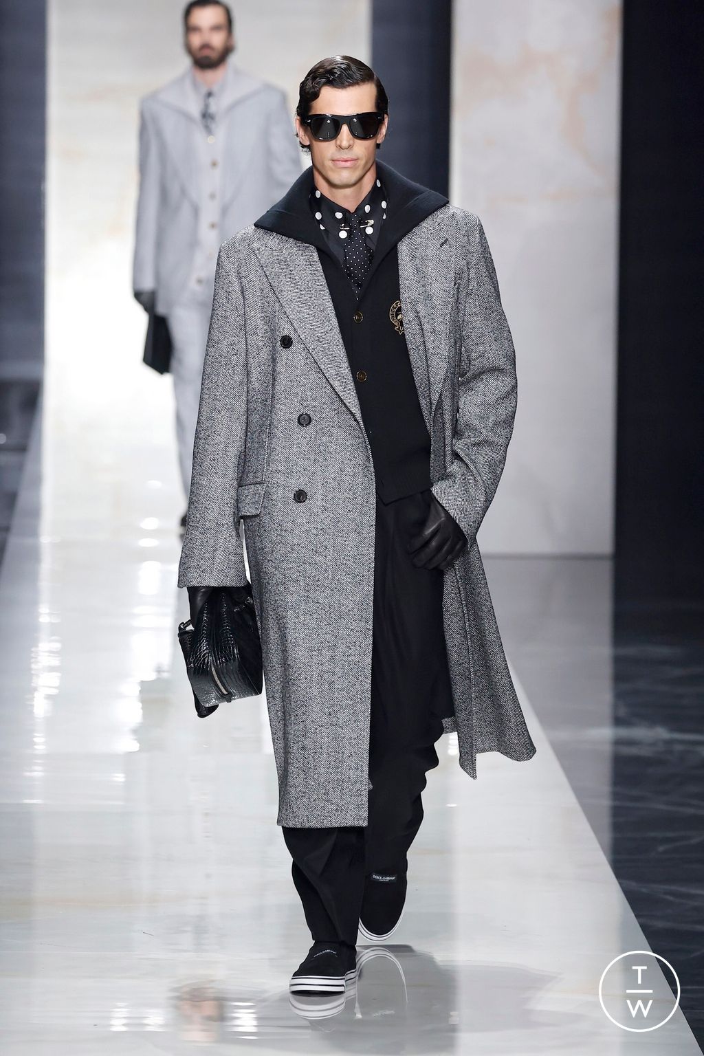 Fashion Week Milan Fall/Winter 2026 look 25 from the Dolce & Gabbana collection menswear