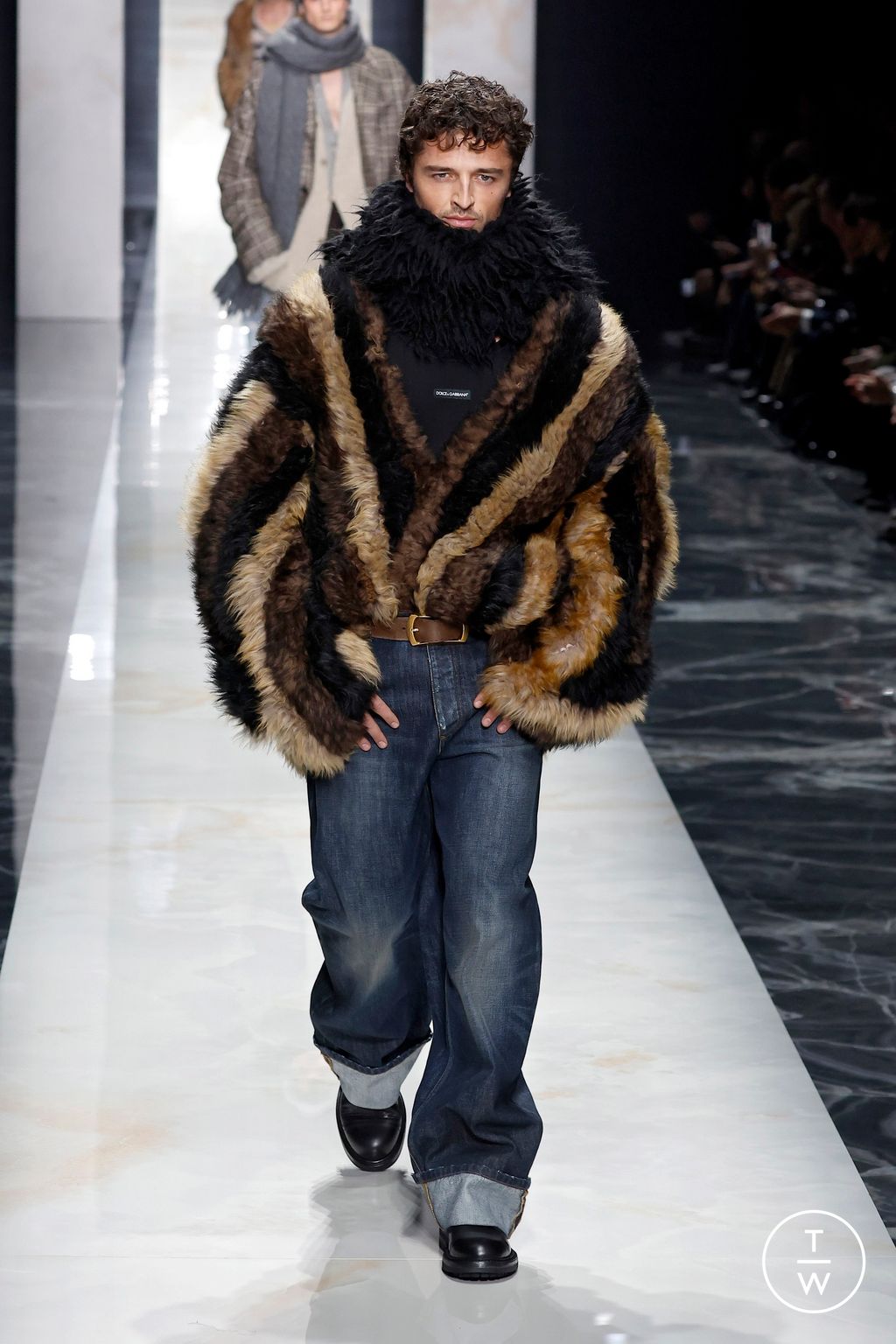 Fashion Week Milan Fall/Winter 2026 look 40 from the Dolce & Gabbana collection menswear