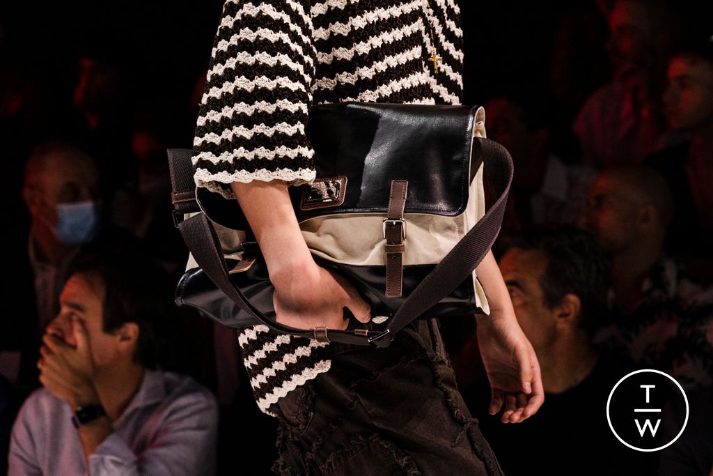 Fashion Week Milan Spring/Summer 2023 look 7 de la collection Dolce & Gabbana menswear accessories