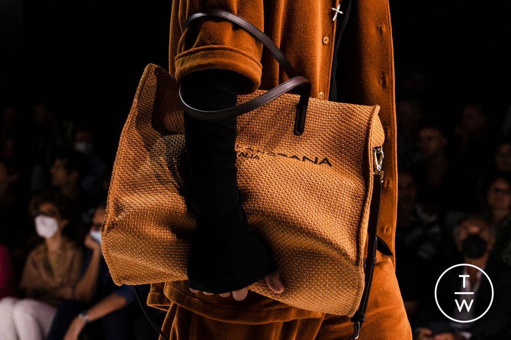 Fashion Week Milan Spring/Summer 2023 look 8 de la collection Dolce & Gabbana menswear accessories