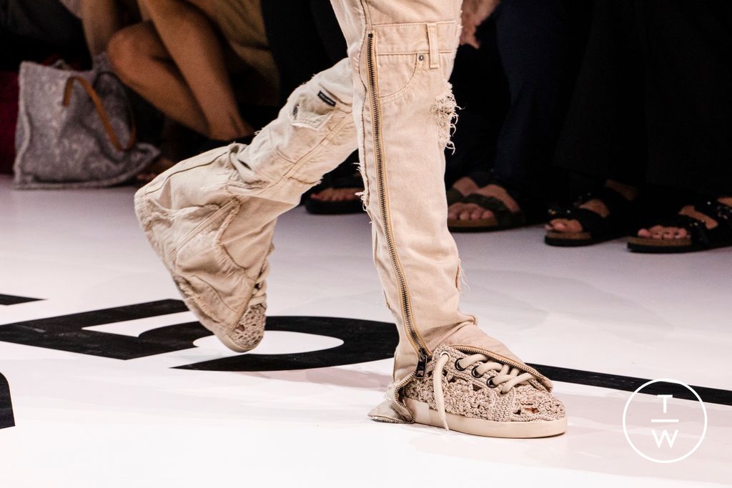 Fashion Week Milan Spring/Summer 2023 look 16 de la collection Dolce & Gabbana menswear accessories