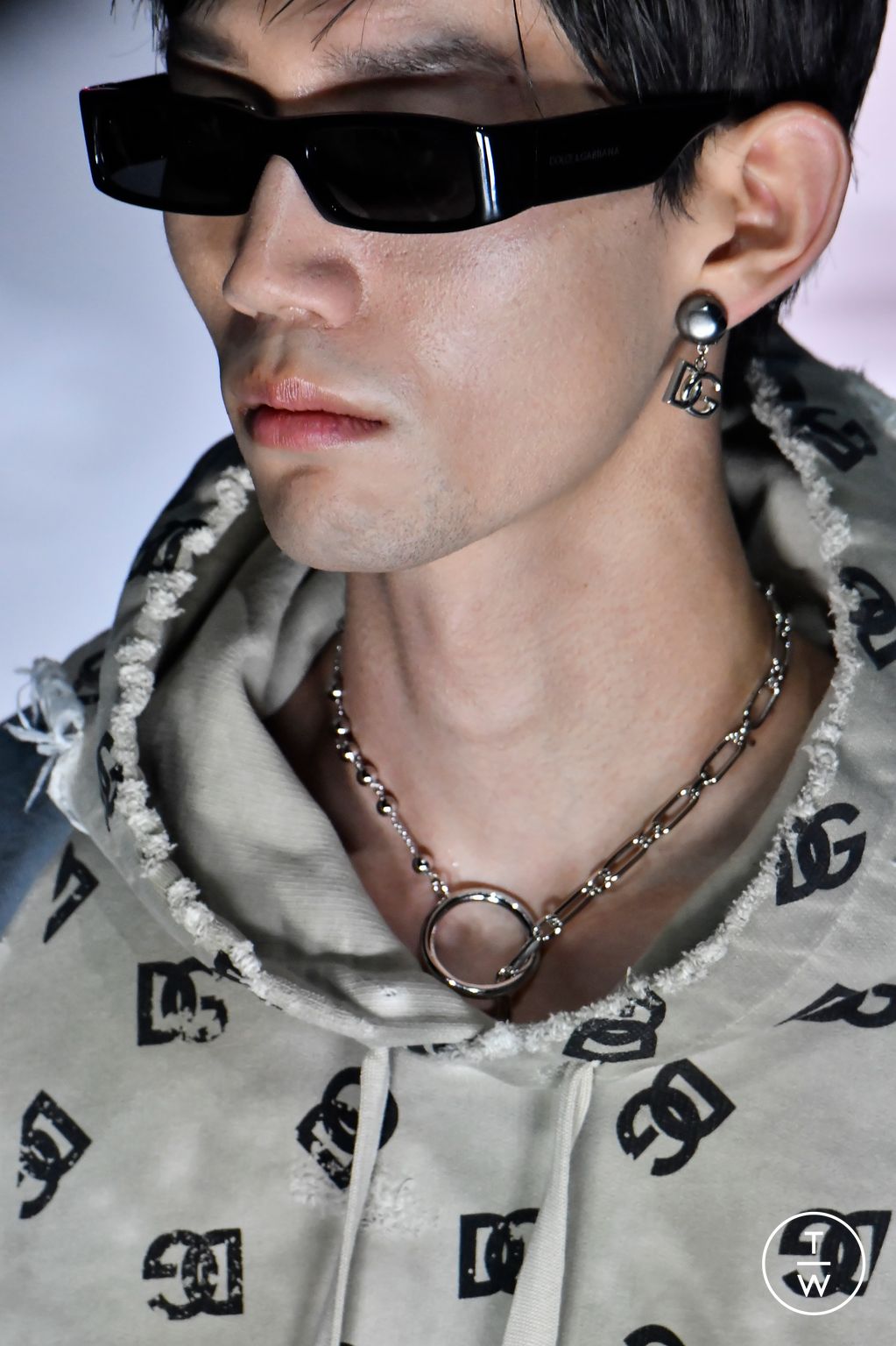 Fashion Week Milan Spring/Summer 2023 look 28 from the Dolce & Gabbana collection menswear accessories