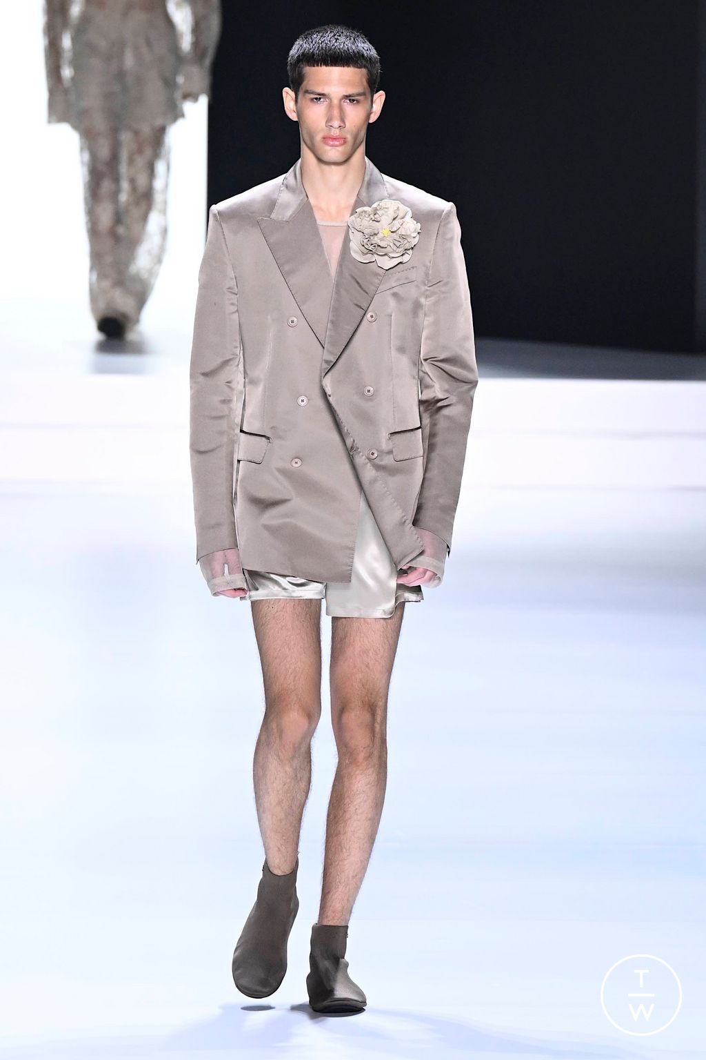 Fashion Week Milan Spring/Summer 2024 look 32 from the Dolce & Gabbana collection 男装