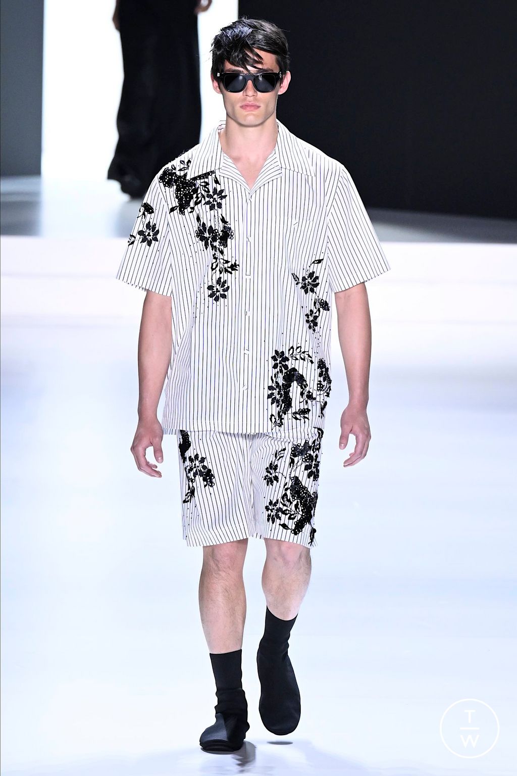 Fashion Week Milan Spring/Summer 2024 look 64 from the Dolce & Gabbana collection menswear
