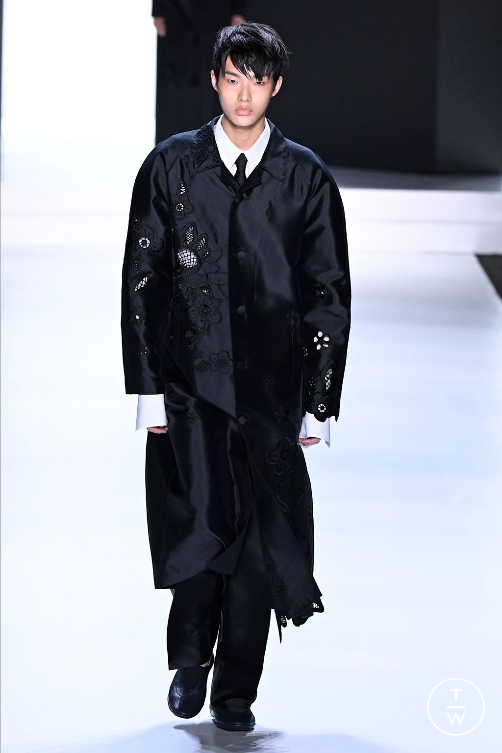 Fashion Week Milan Spring/Summer 2024 look 73 from the Dolce & Gabbana collection menswear