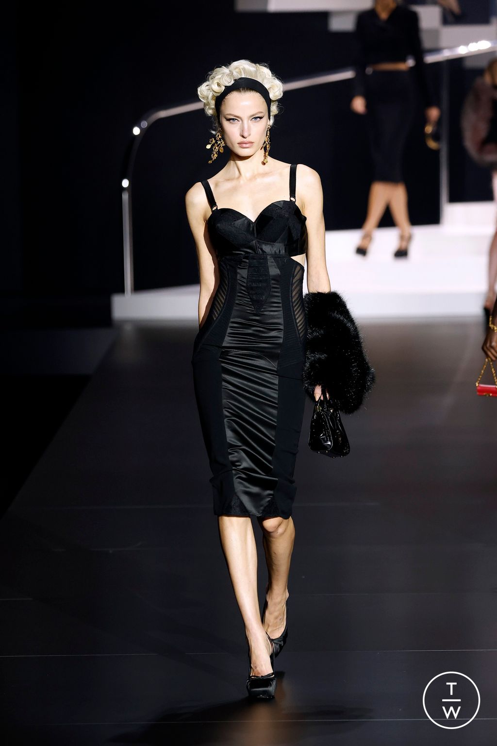 Fashion Week Milan Spring/Summer 2025 look 4 de la collection Dolce & Gabbana womenswear