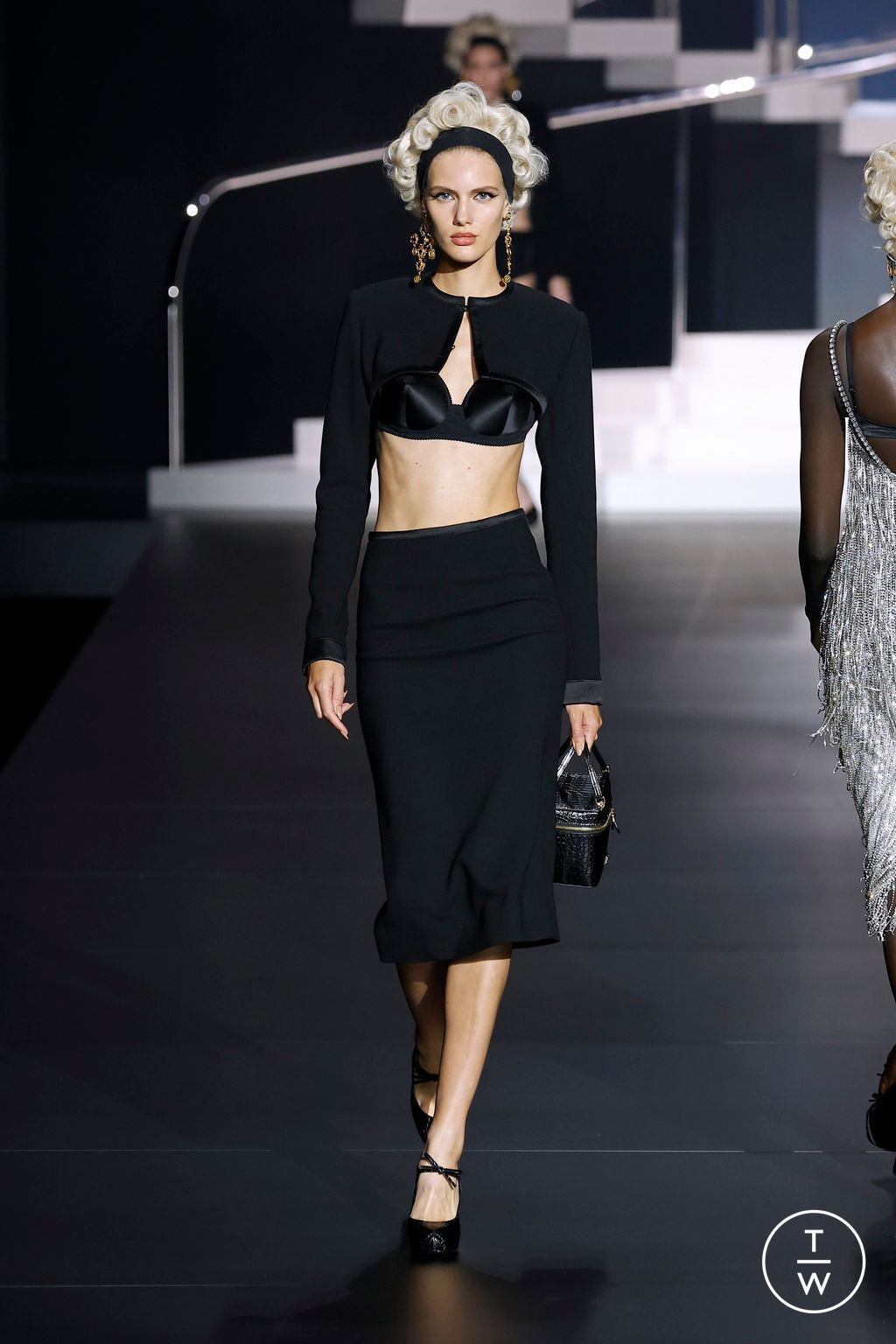 Fashion Week Milan Spring/Summer 2025 look 8 from the Dolce & Gabbana collection womenswear