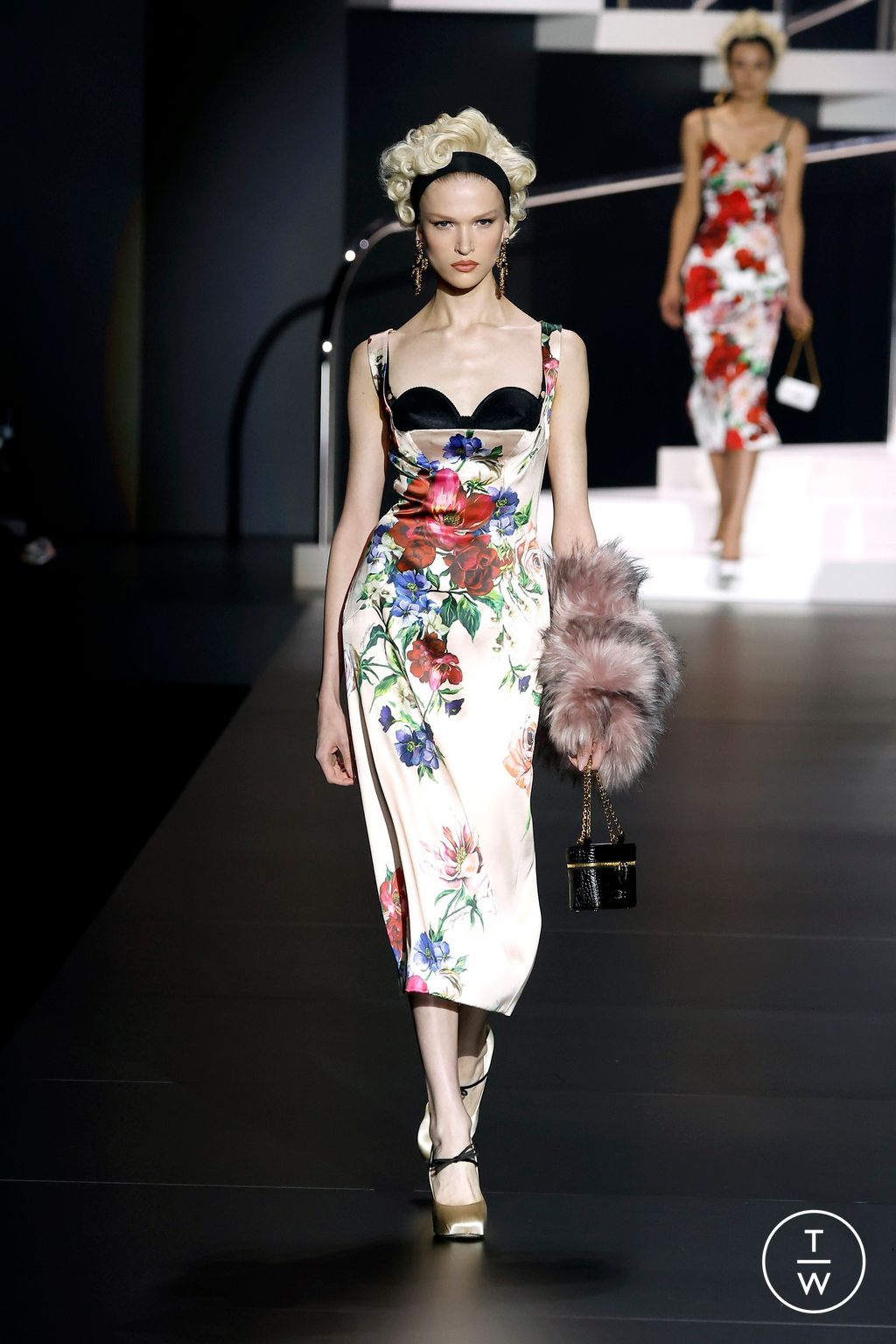 Fashion Week Milan Spring-Summer 2025 look 16 from the Dolce & Gabbana collection womenswear