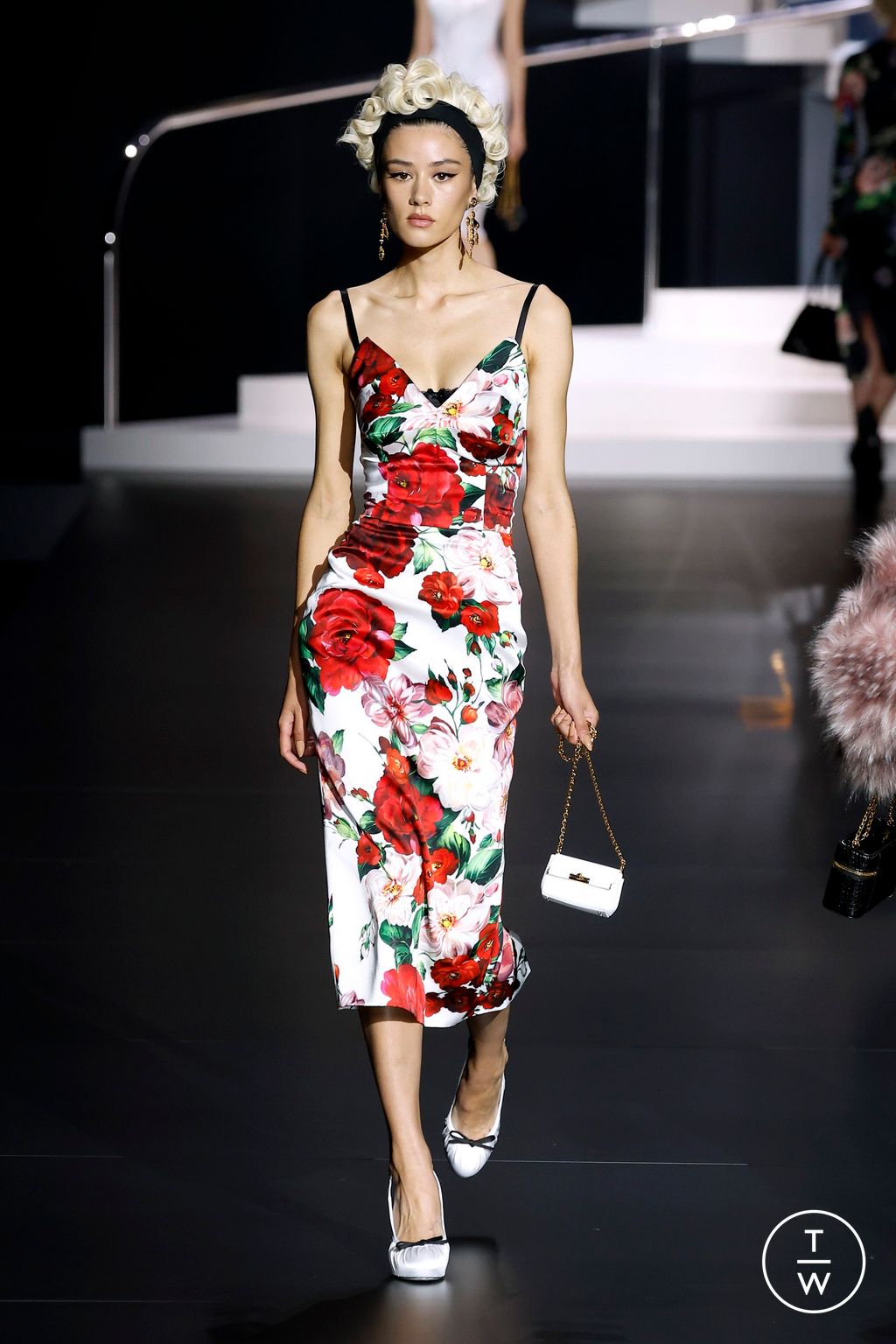 Fashion Week Milan Spring/Summer 2025 look 16 de la collection Dolce & Gabbana womenswear