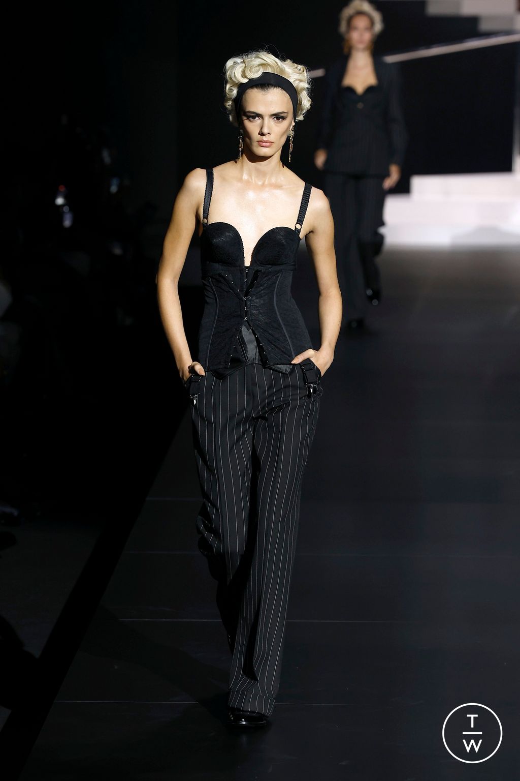 Fashion Week Milan Spring/Summer 2025 look 24 from the Dolce & Gabbana collection womenswear