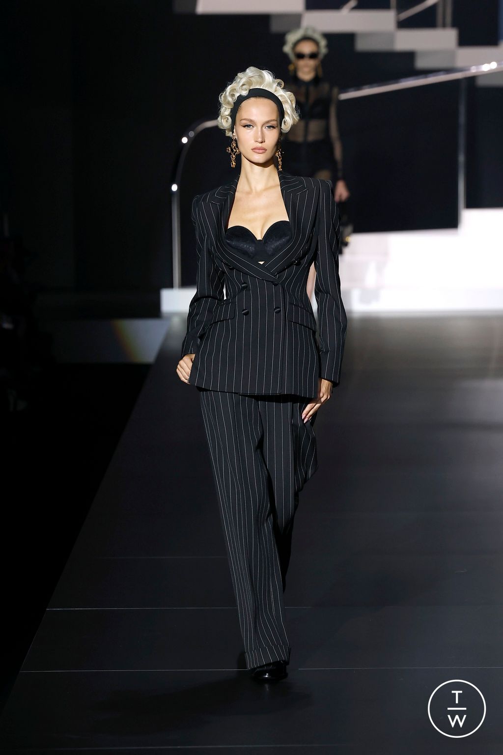 Fashion Week Milan Spring/Summer 2025 look 25 from the Dolce & Gabbana collection womenswear