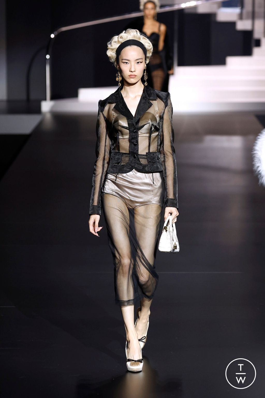 Fashion Week Milan Spring/Summer 2025 look 47 from the Dolce & Gabbana collection womenswear