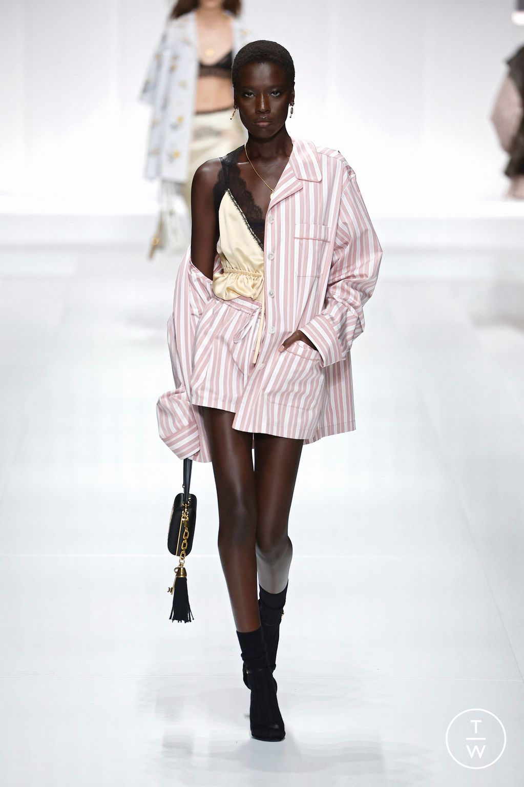 Fashion Week Milan Spring/Summer 2026 look 9 from the Dolce & Gabbana collection womenswear