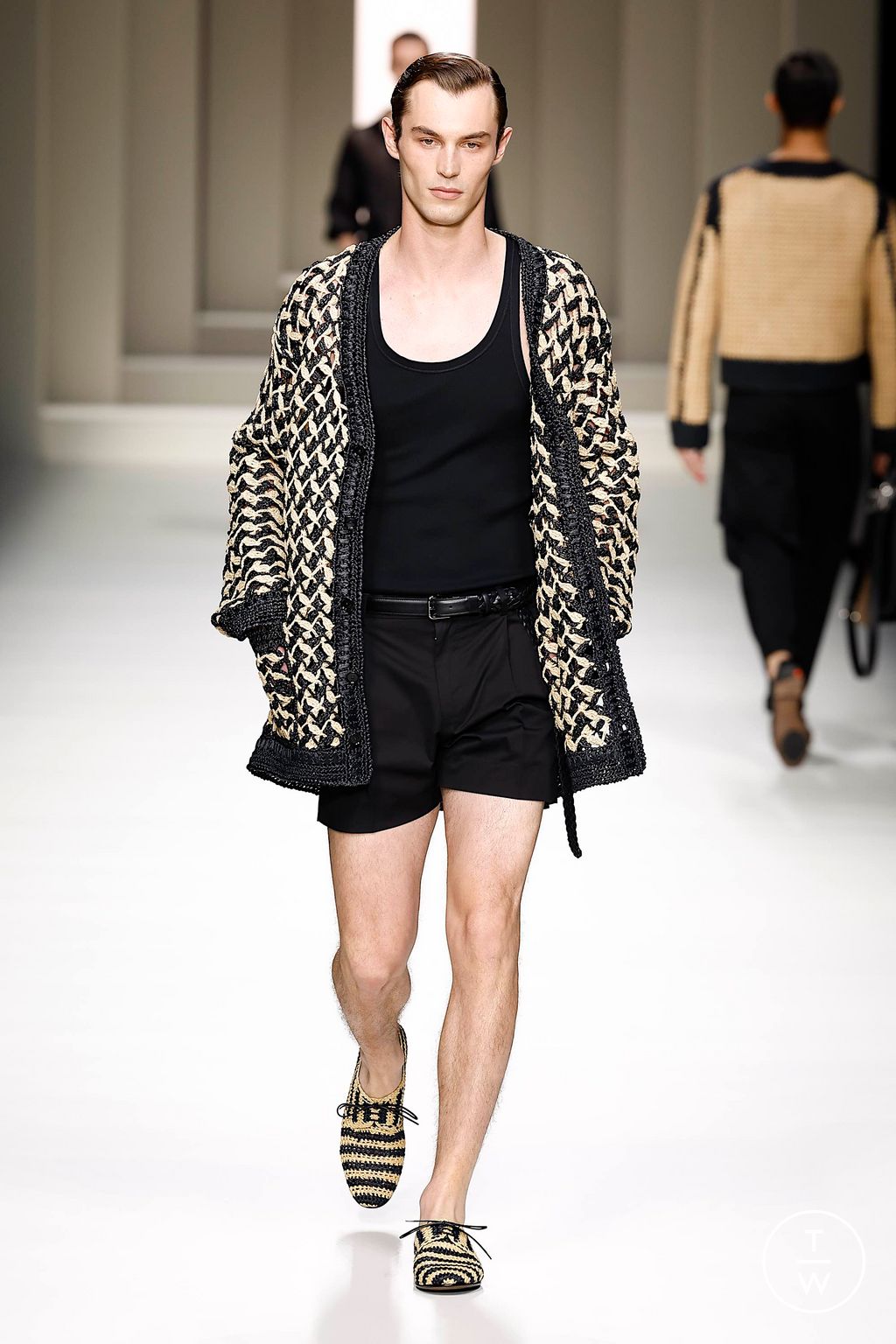 Fashion Week Milan Spring-Summer 2025 look 2 from the Dolce & Gabbana collection 男装