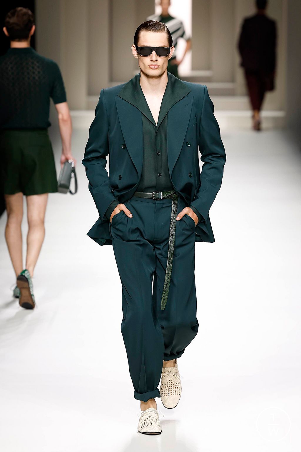 Fashion Week Milan Spring-Summer 2025 look 21 from the Dolce & Gabbana collection menswear