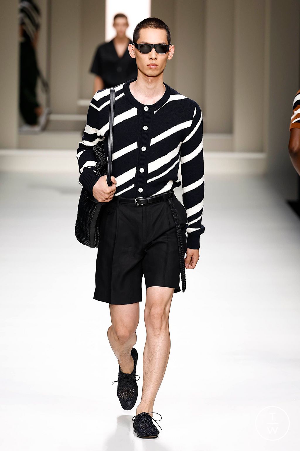 Fashion Week Milan Spring-Summer 2025 look 24 from the Dolce & Gabbana collection menswear