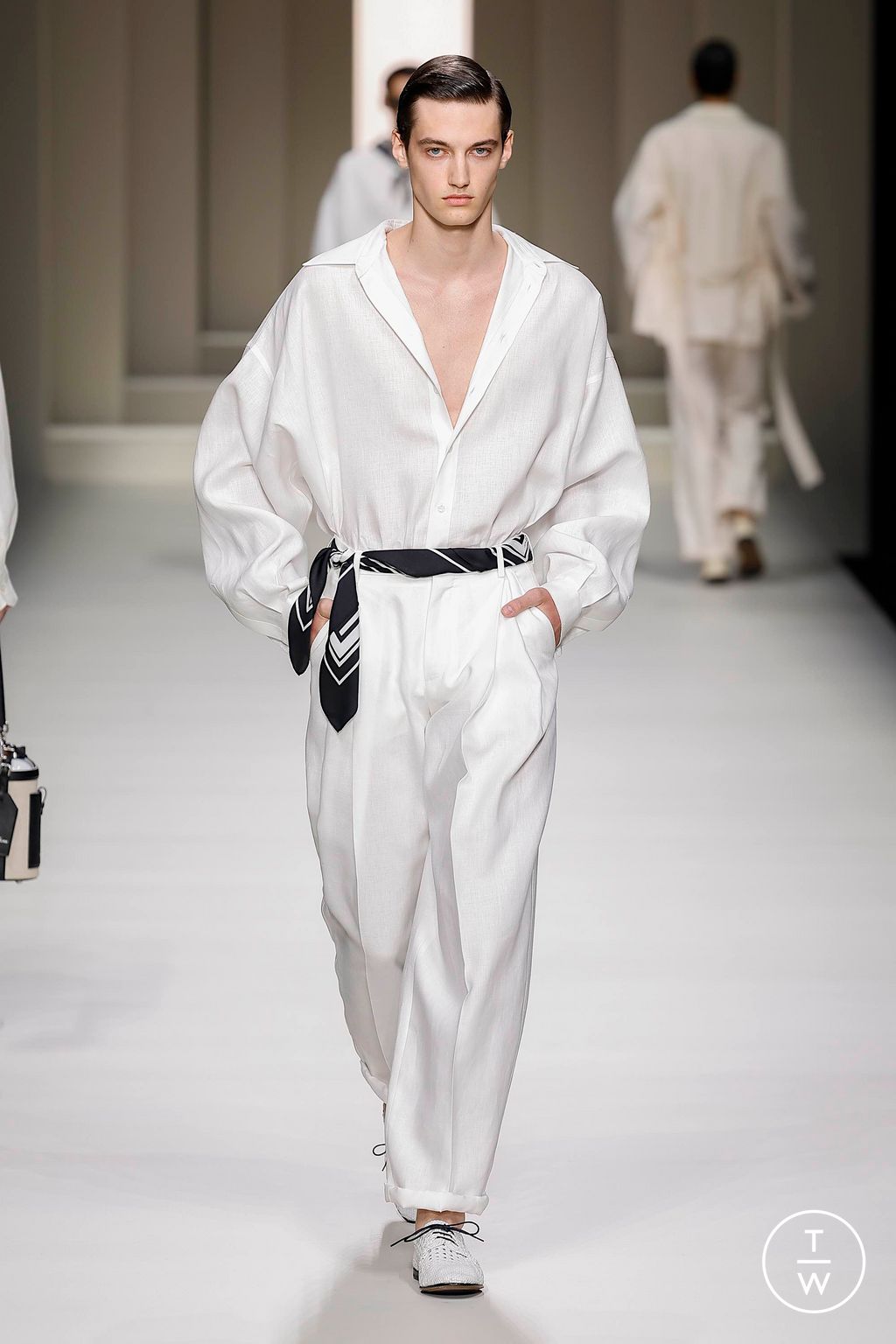 Fashion Week Milan Spring-Summer 2025 look 33 de la collection Dolce & Gabbana menswear