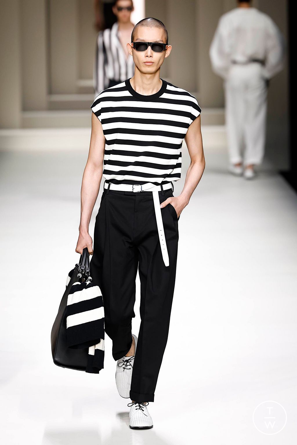 Fashion Week Milan Spring-Summer 2025 look 35 from the Dolce & Gabbana collection 男装