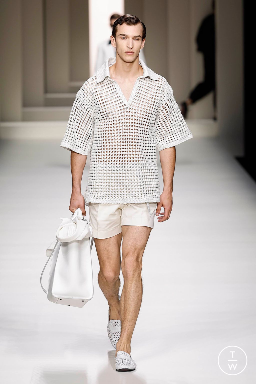 Fashion Week Milan Spring-Summer 2025 look 43 from the Dolce & Gabbana collection 男装