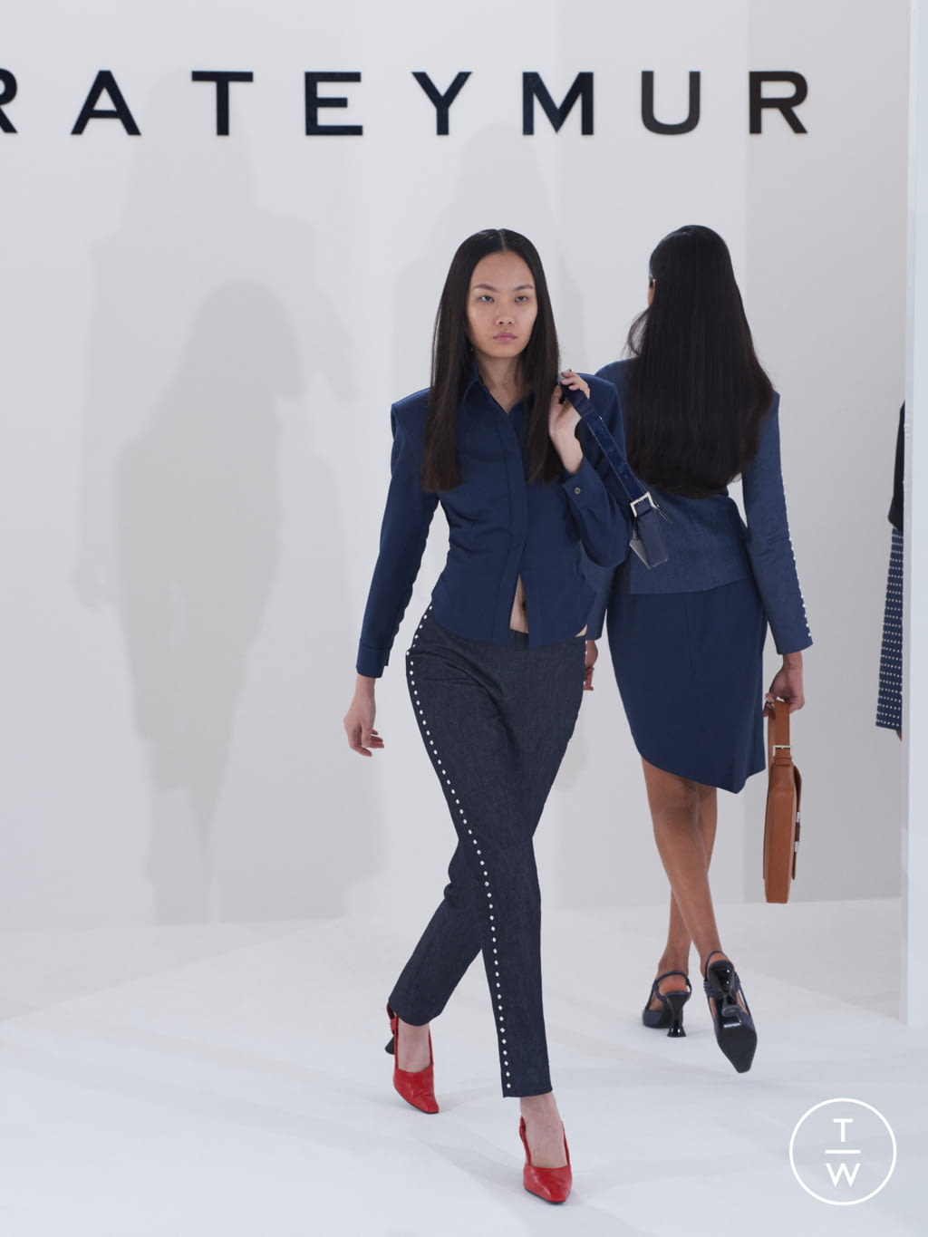 Fashion Week London Fall/Winter 2019 look 20 de la collection Dorateymur womenswear accessories