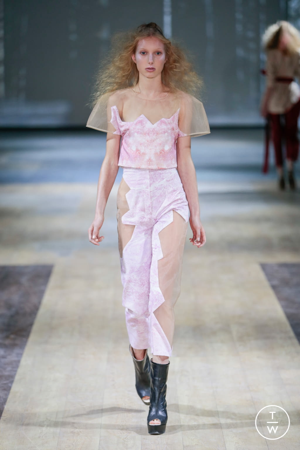 Fashion Week Paris Spring/Summer 2017 look 10 from the Dorhout Mees collection 女装