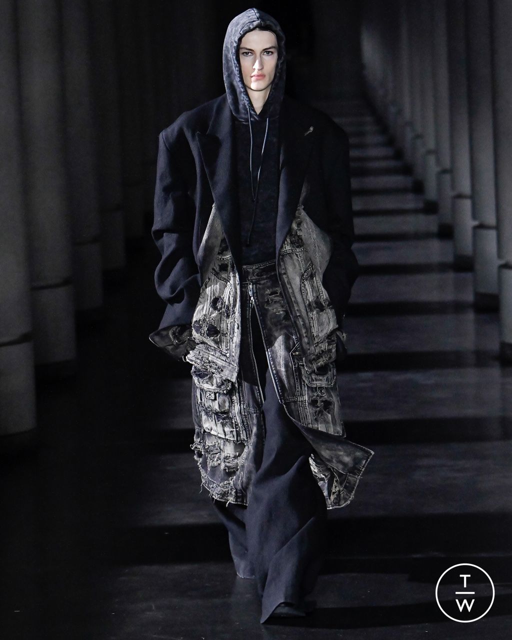 Fashion Week Paris Fall/Winter 2023 look 10 from the Juun.J collection menswear