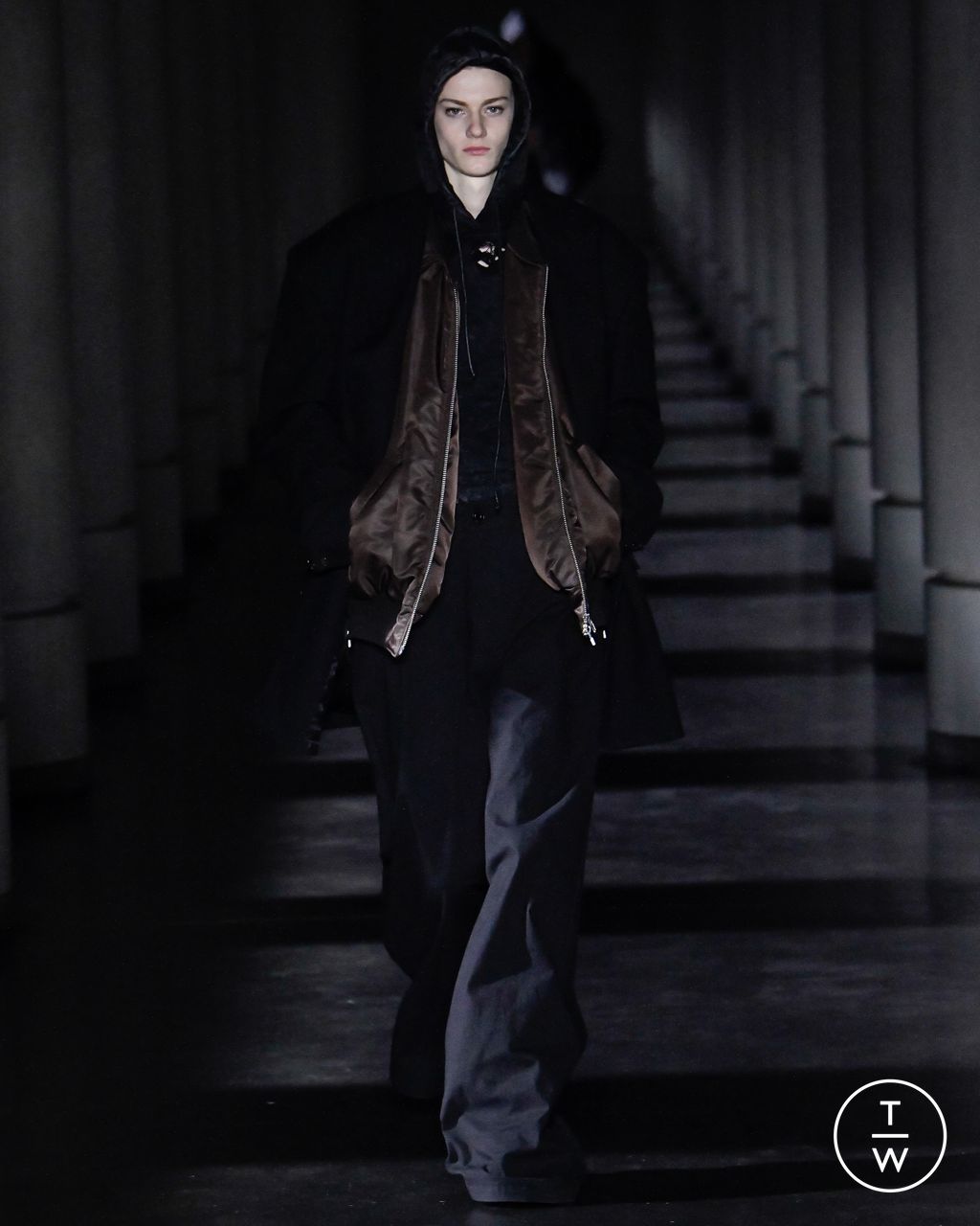 Fashion Week Paris Fall/Winter 2023 look 24 from the Juun.J collection menswear