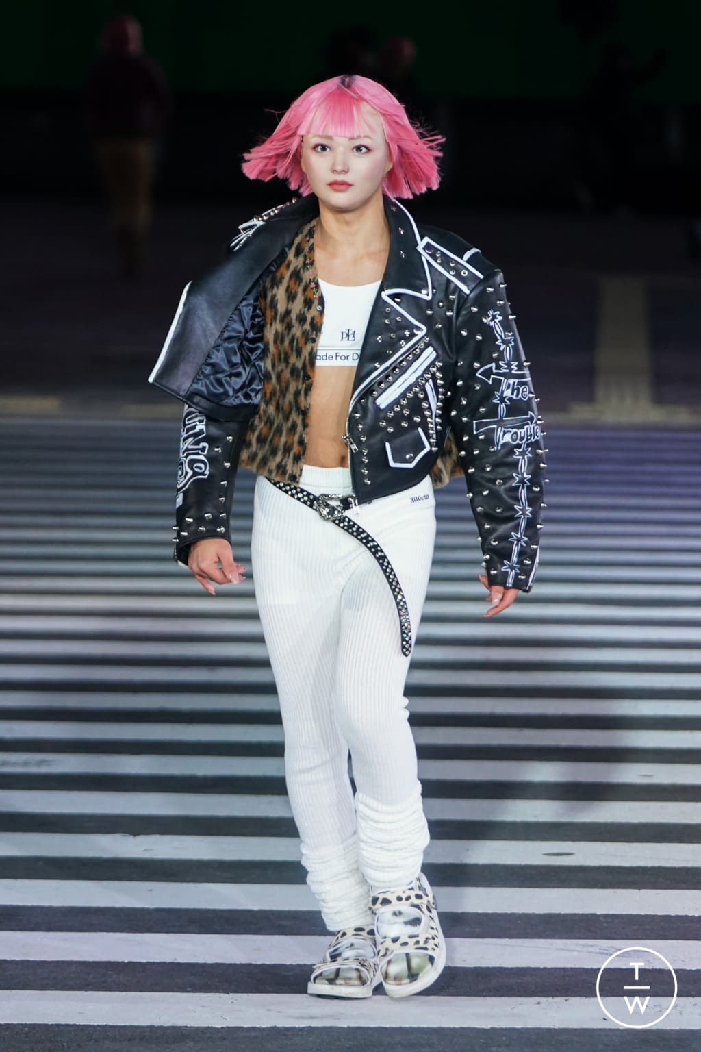 Fashion Week Paris Fall/Winter 2022 look 10 from the Doublet collection 男装