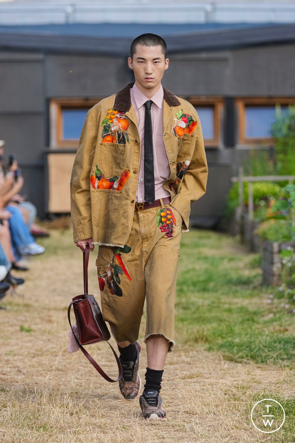 Fashion Week Paris Spring/Summer 2026 look 3 de la collection Doublet menswear