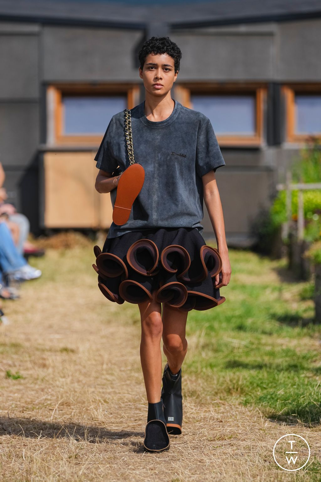 Fashion Week Paris Spring/Summer 2026 look 22 from the Doublet collection menswear