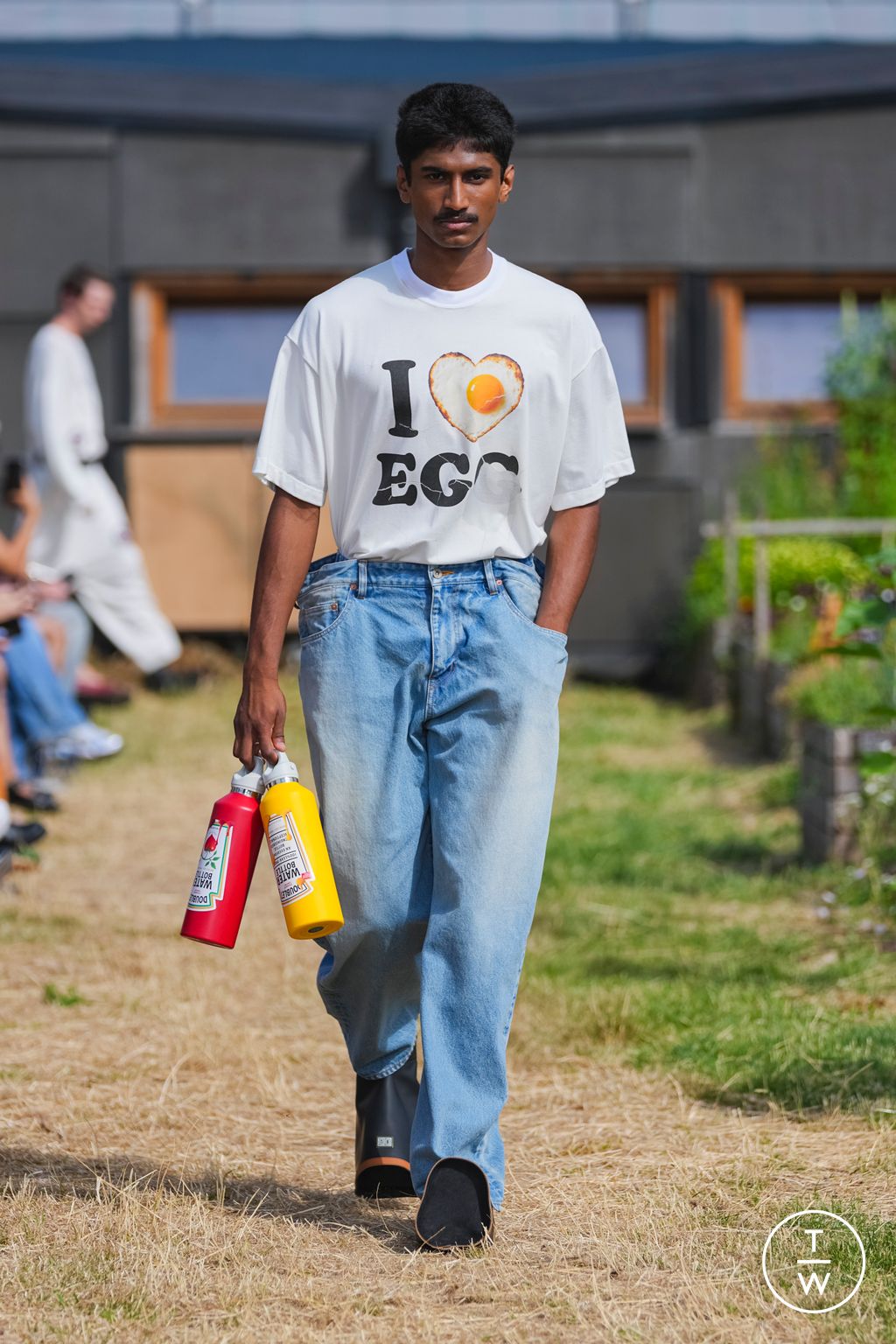 Fashion Week Paris Spring/Summer 2026 look 26 from the Doublet collection menswear