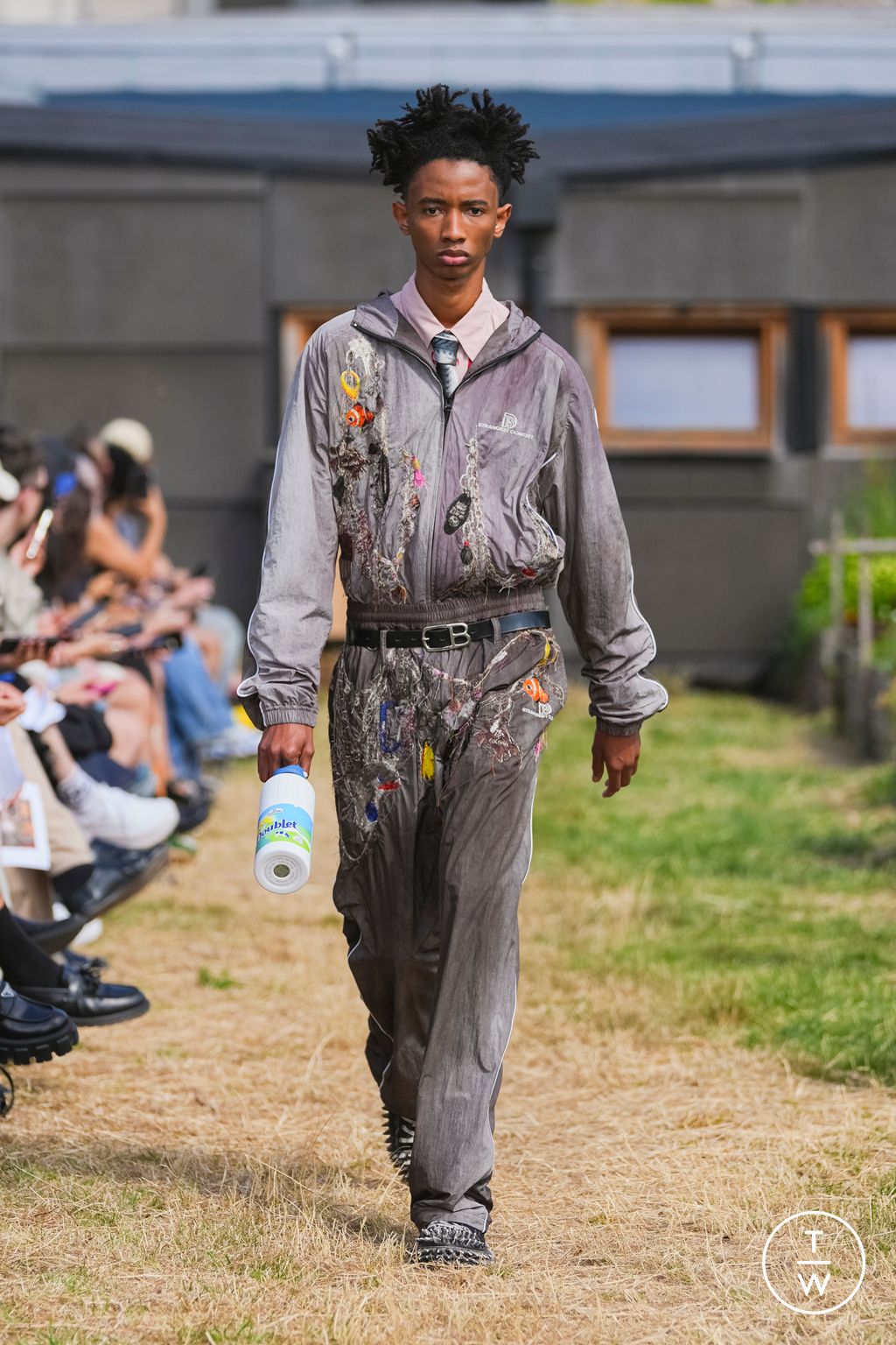 Fashion Week Paris Spring/Summer 2026 look 29 from the Doublet collection menswear