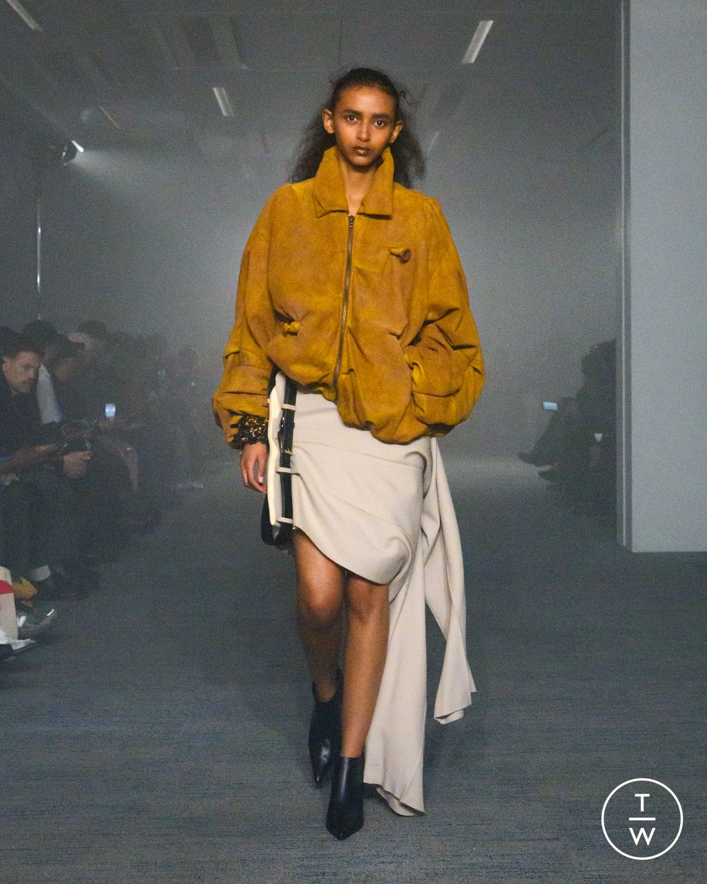 Fashion Week Paris Fall/Winter 2026 look 34 from the Doublet collection menswear