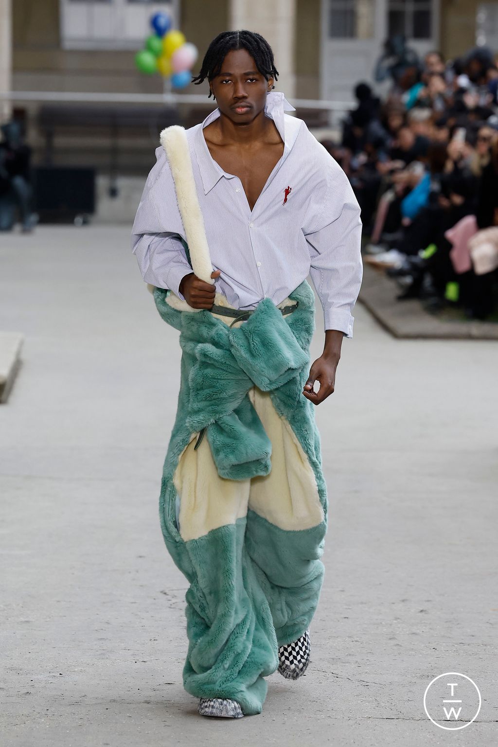 Fashion Week Paris Fall/Winter 2023 look 5 de la collection Doublet menswear