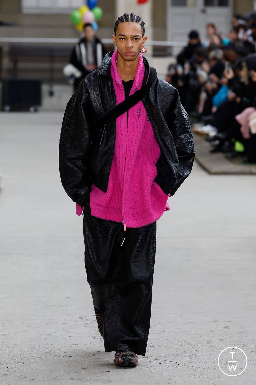 Fashion Week Paris Fall/Winter 2023 look 7 from the Doublet collection 男装
