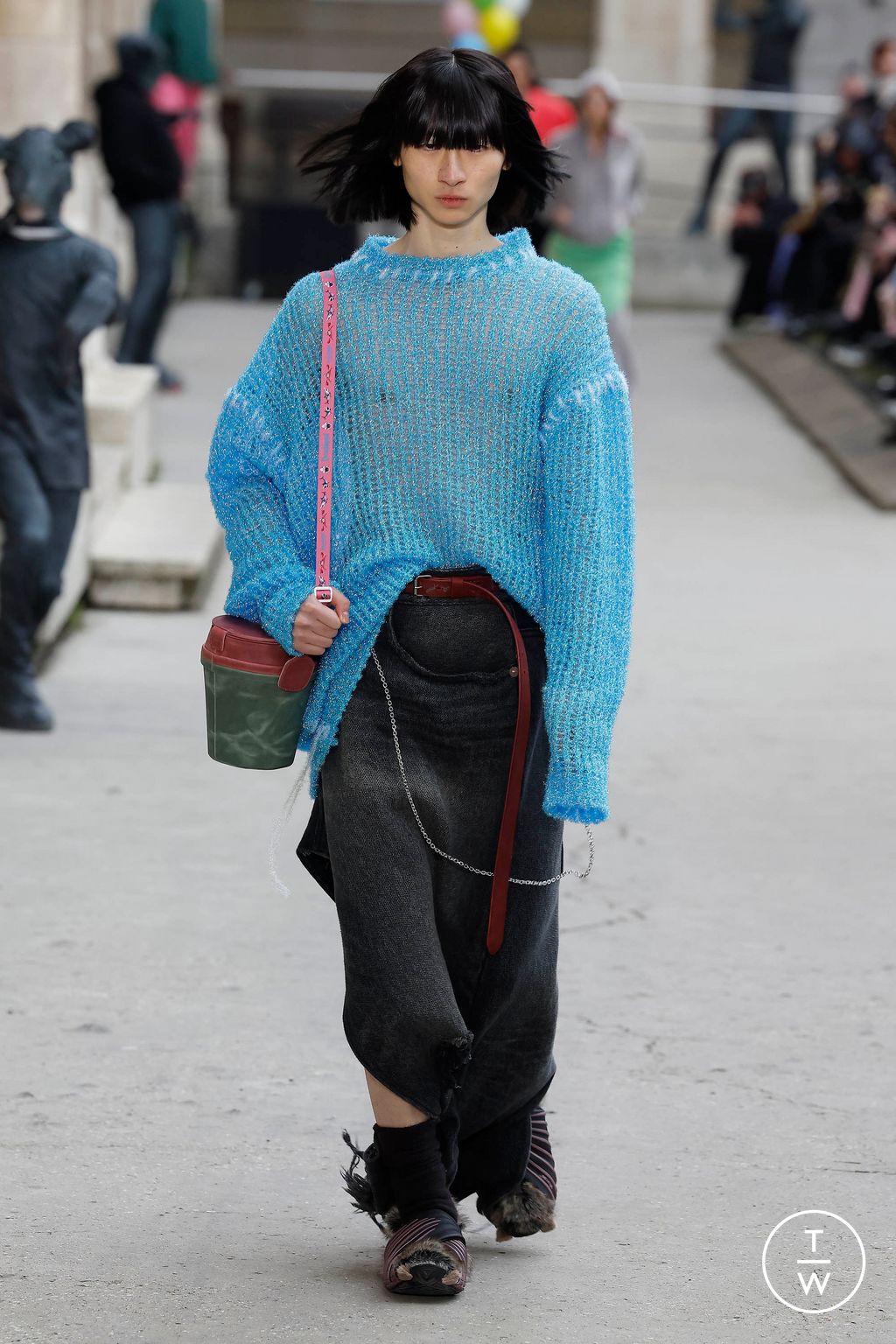 Fashion Week Paris Fall/Winter 2023 look 16 de la collection Doublet menswear