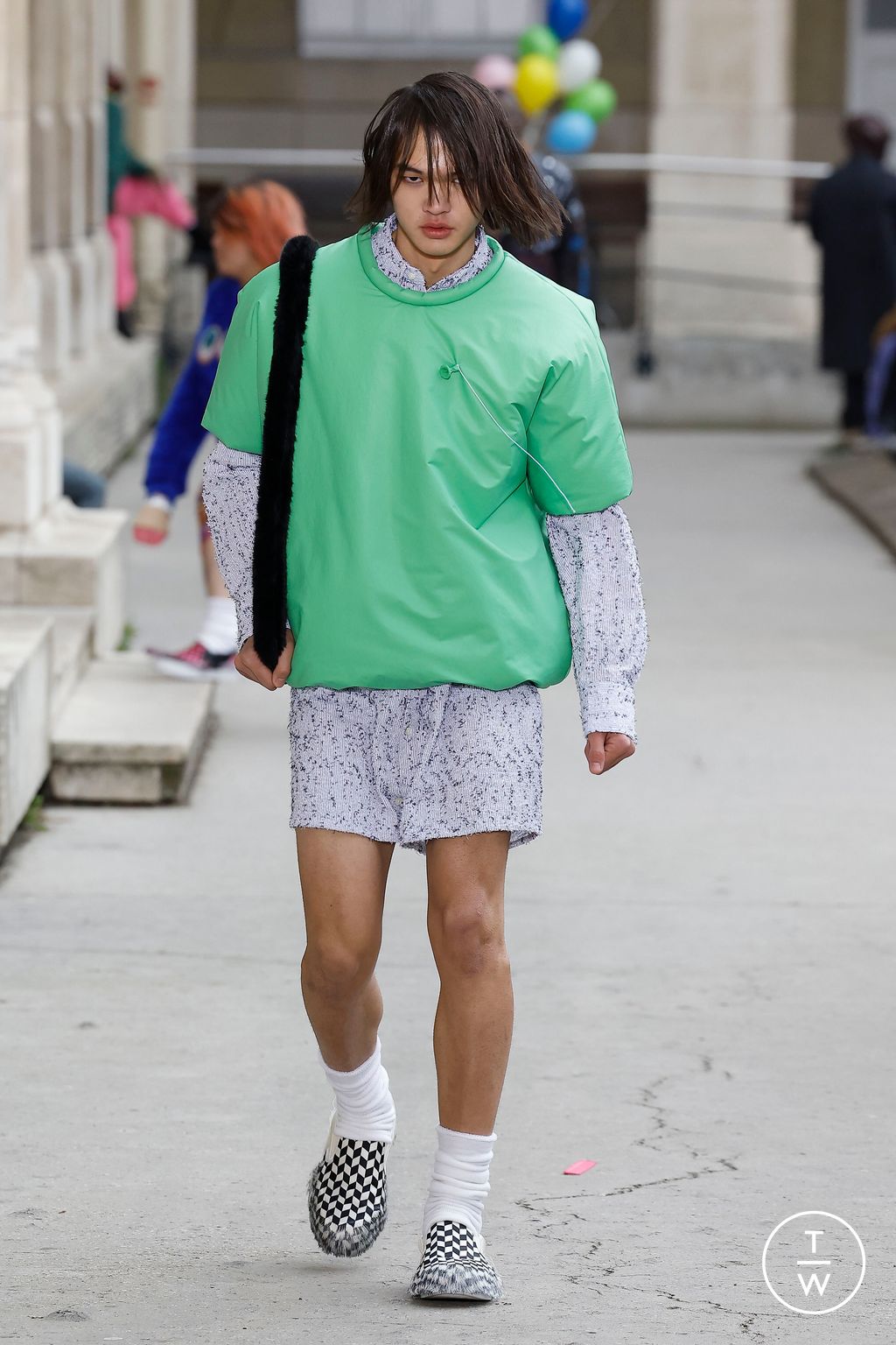 Fashion Week Paris Fall/Winter 2023 look 30 from the Doublet collection 男装