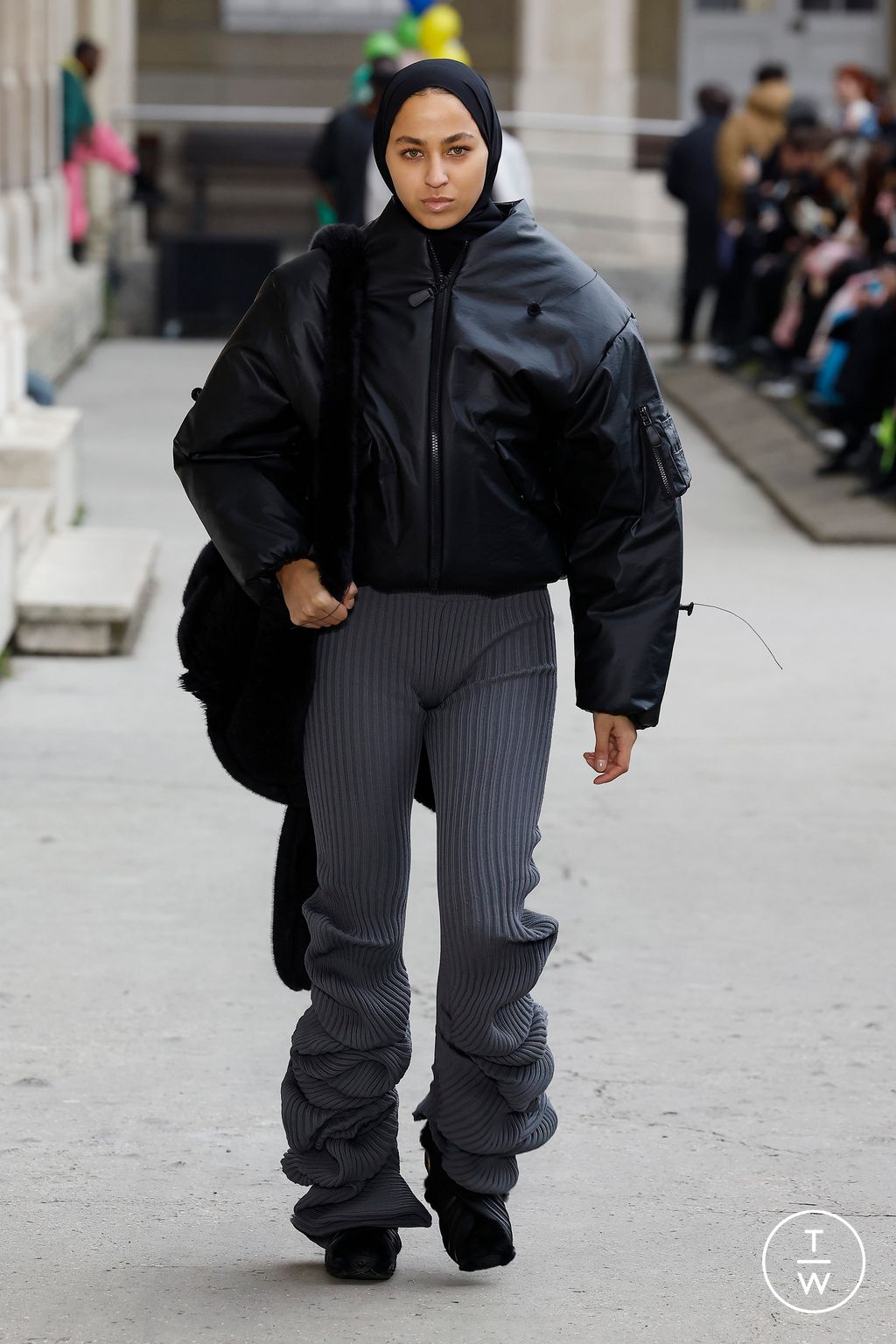 Fashion Week Paris Fall/Winter 2023 look 35 from the Doublet collection menswear