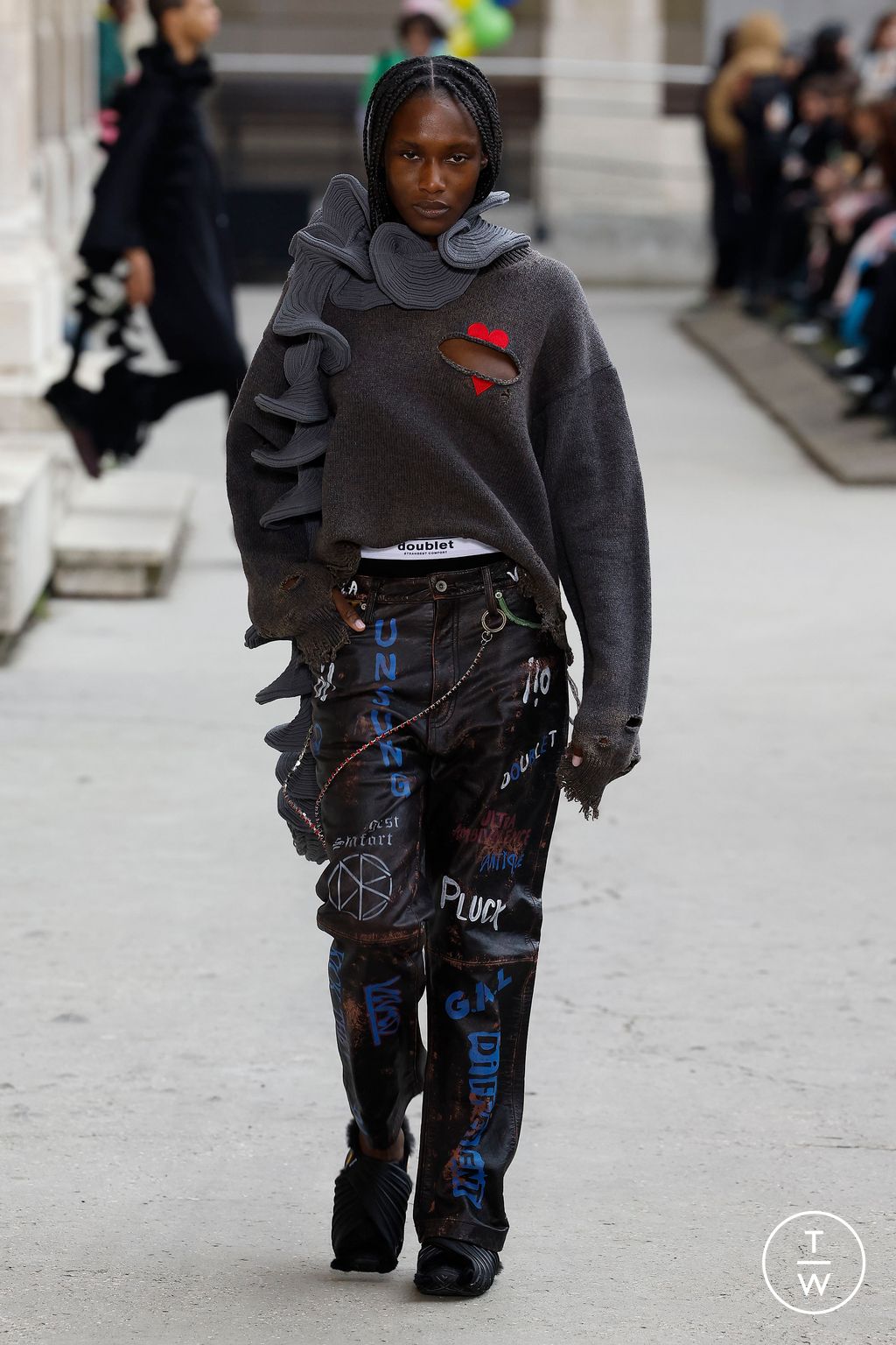 Fashion Week Paris Fall/Winter 2023 look 36 from the Doublet collection menswear
