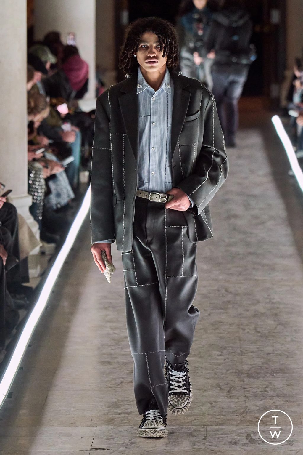 Fashion Week Paris Fall/Winter 2024 look 4 from the Doublet collection 男装