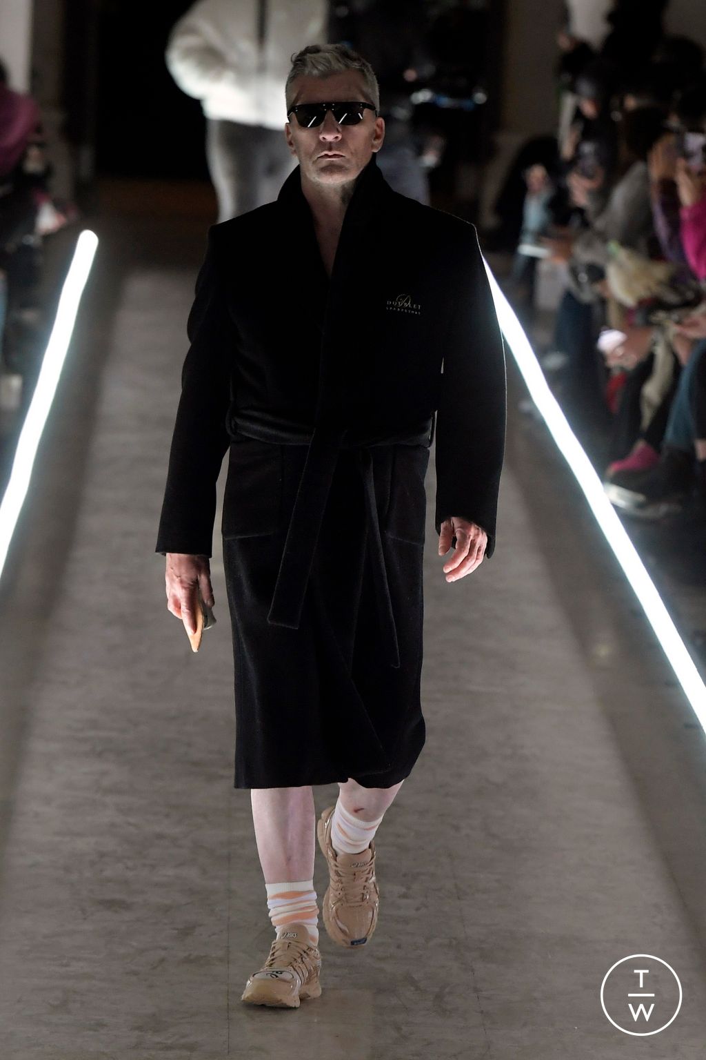 Fashion Week Paris Fall/Winter 2024 look 13 de la collection Doublet menswear