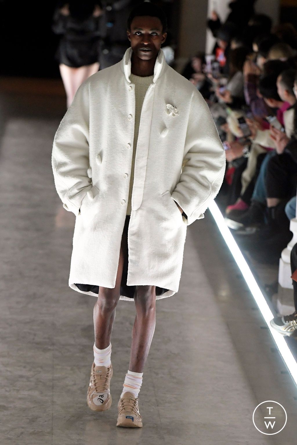 Fashion Week Paris Fall/Winter 2024 look 15 de la collection Doublet menswear