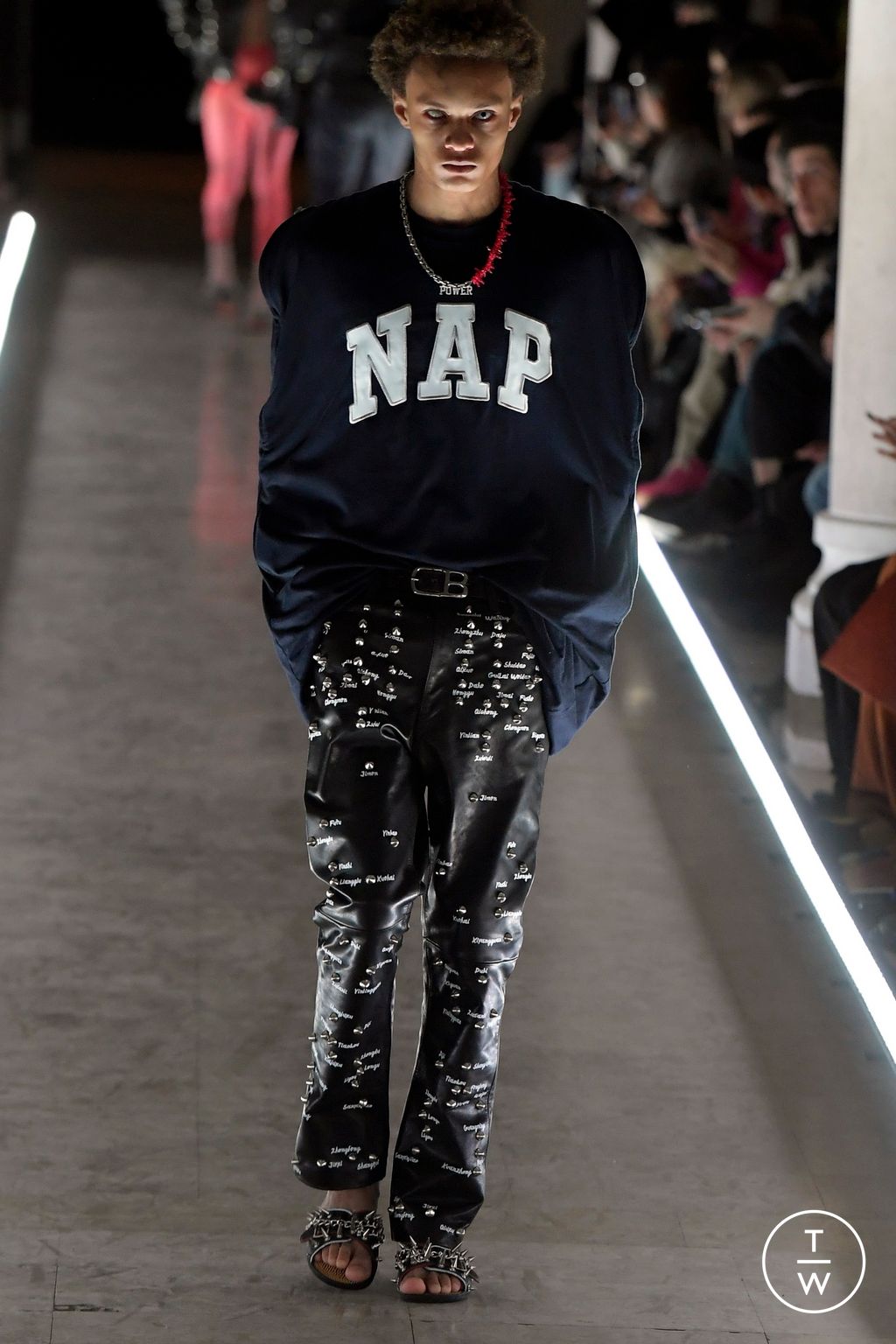 Fashion Week Paris Fall/Winter 2024 look 25 from the Doublet collection 男装