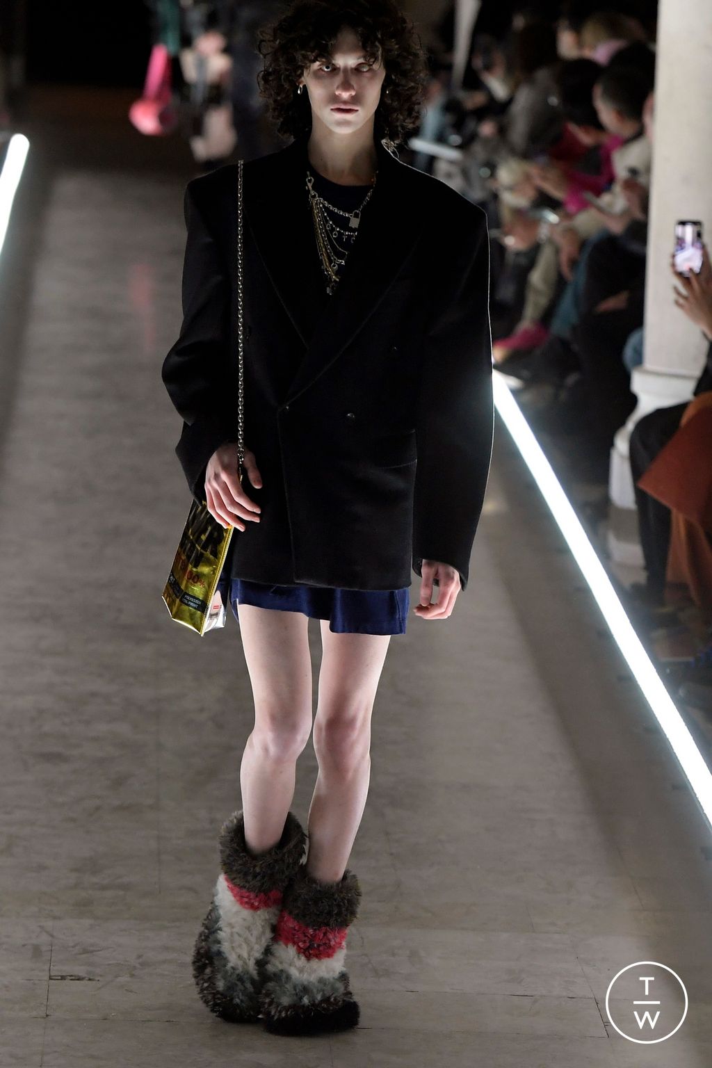 Fashion Week Paris Fall/Winter 2024 look 32 from the Doublet collection menswear