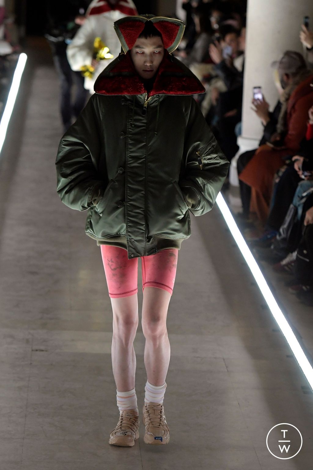 Fashion Week Paris Fall/Winter 2024 look 35 de la collection Doublet menswear