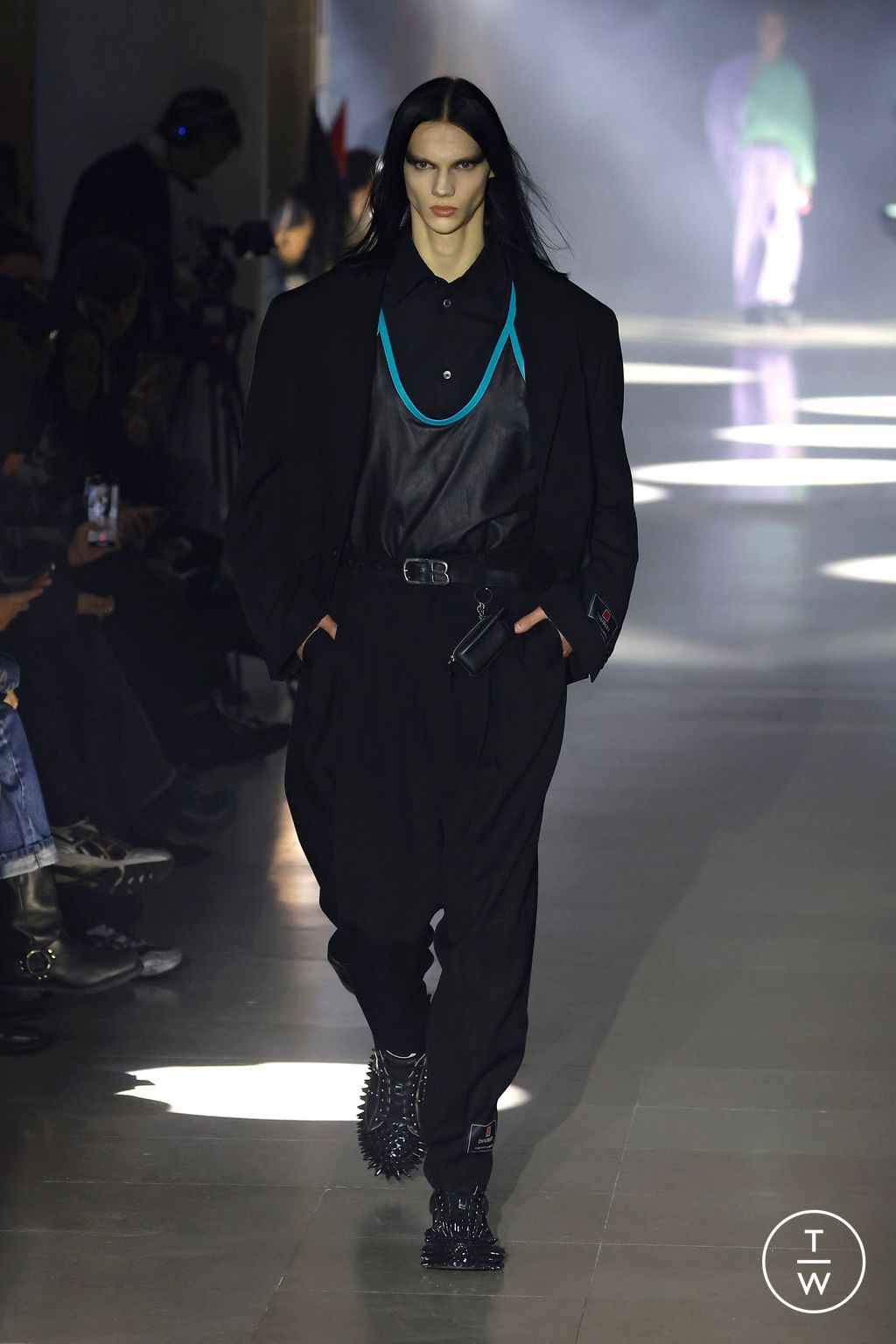 Fashion Week Paris Fall/Winter 2025 look 1 from the Doublet collection menswear