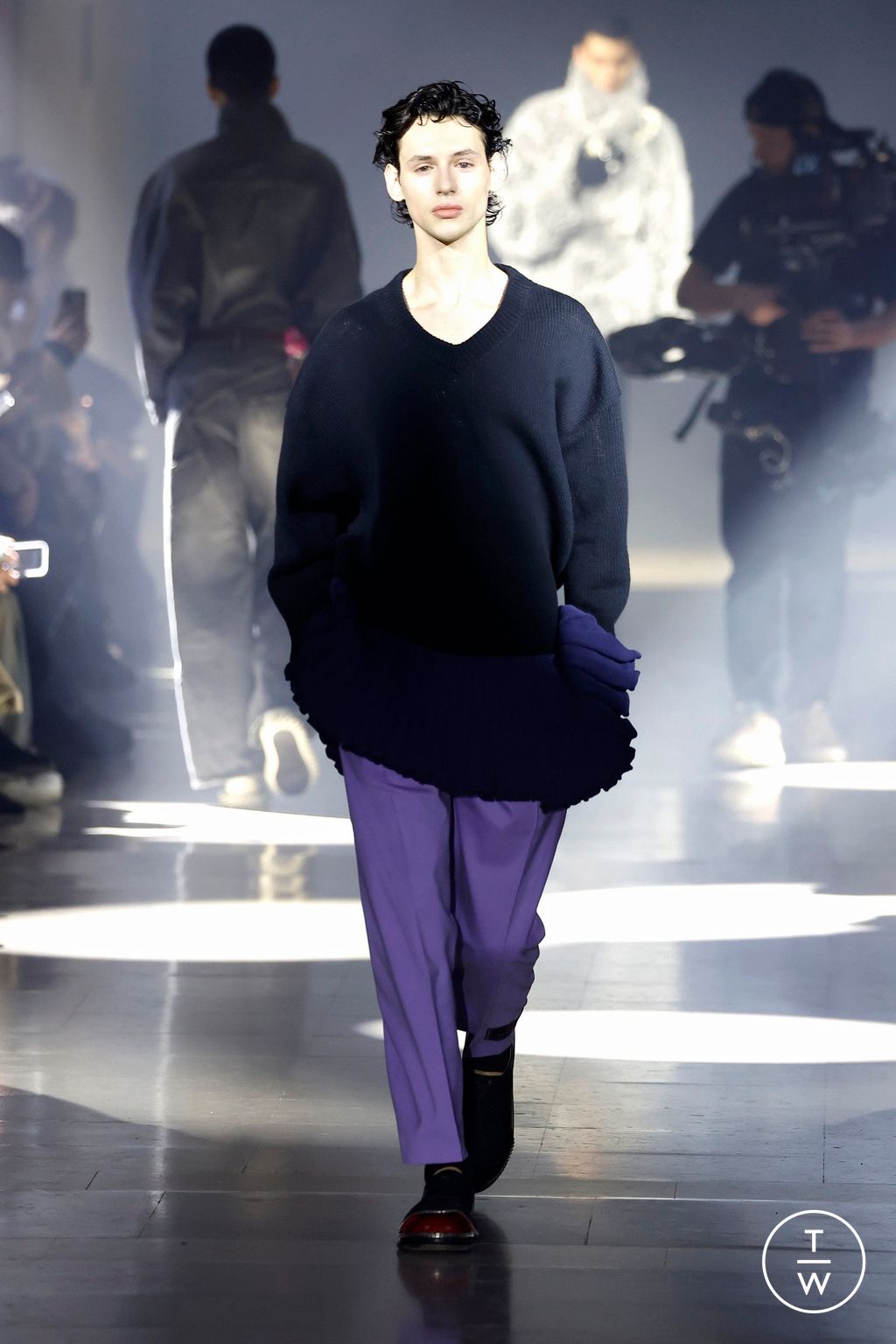 Fashion Week Paris Fall/Winter 2025 look 10 from the Doublet collection menswear