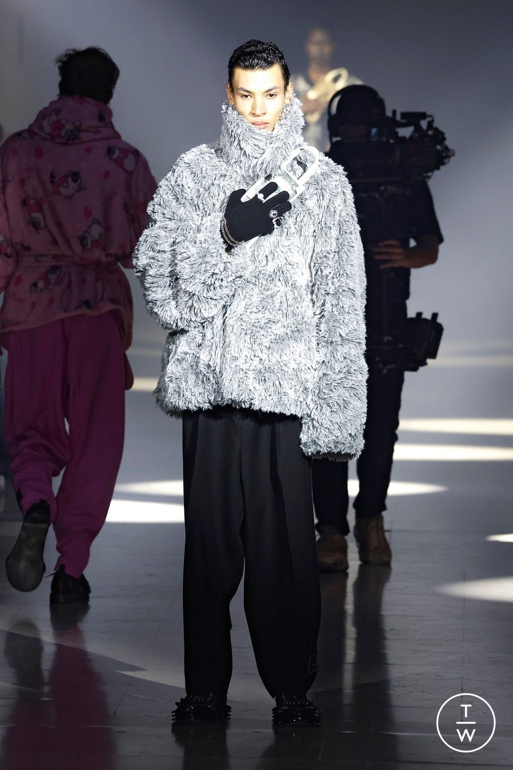 Fashion Week Paris Fall/Winter 2025 look 11 from the Doublet collection menswear