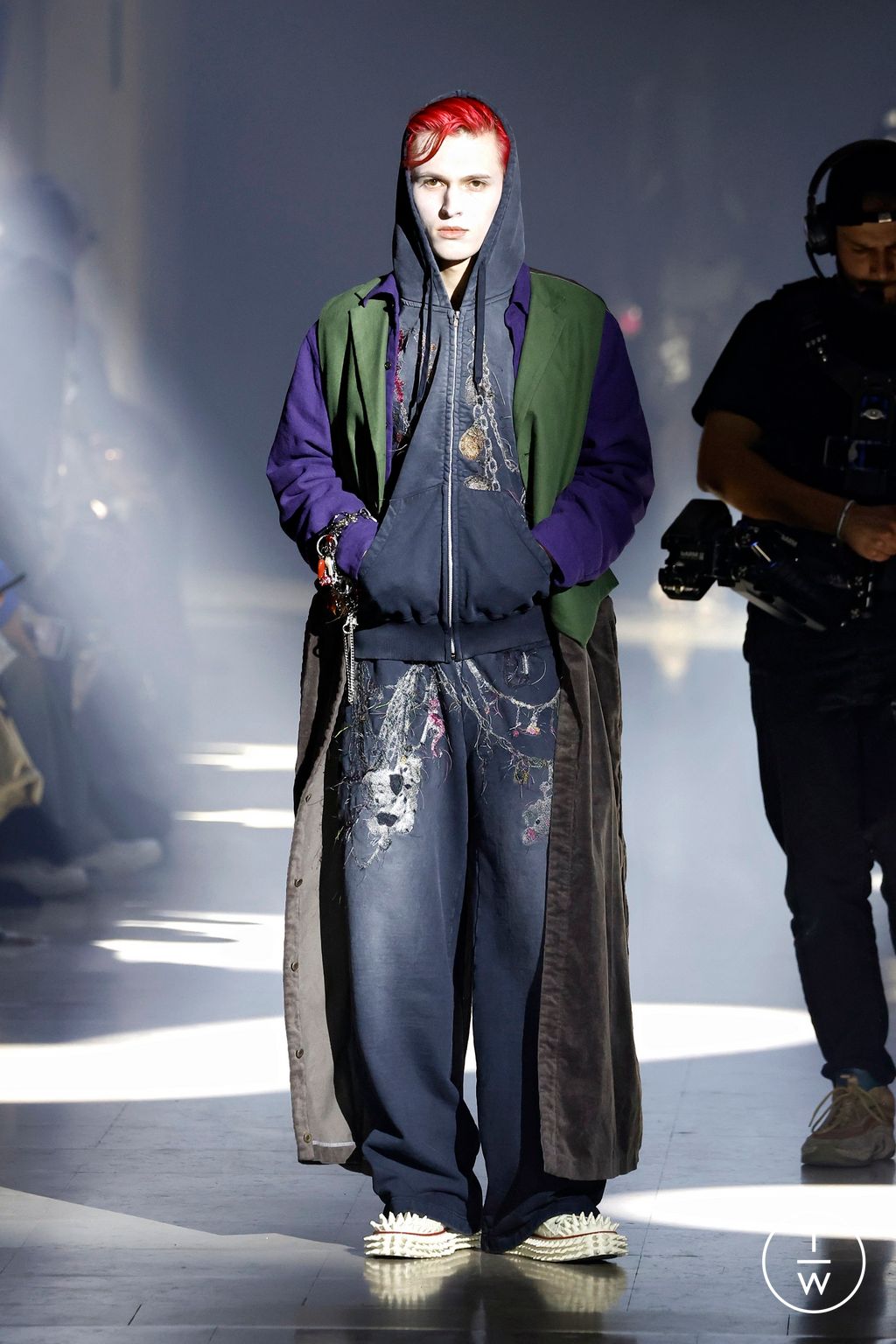 Fashion Week Paris Fall/Winter 2025 look 19 from the Doublet collection menswear